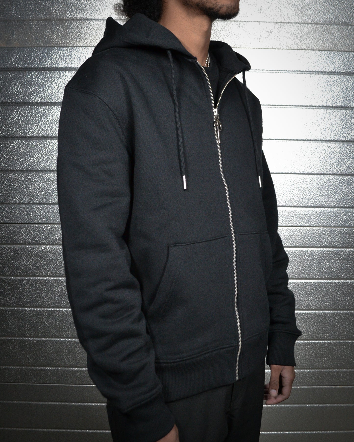 P-HOODIE BLACK